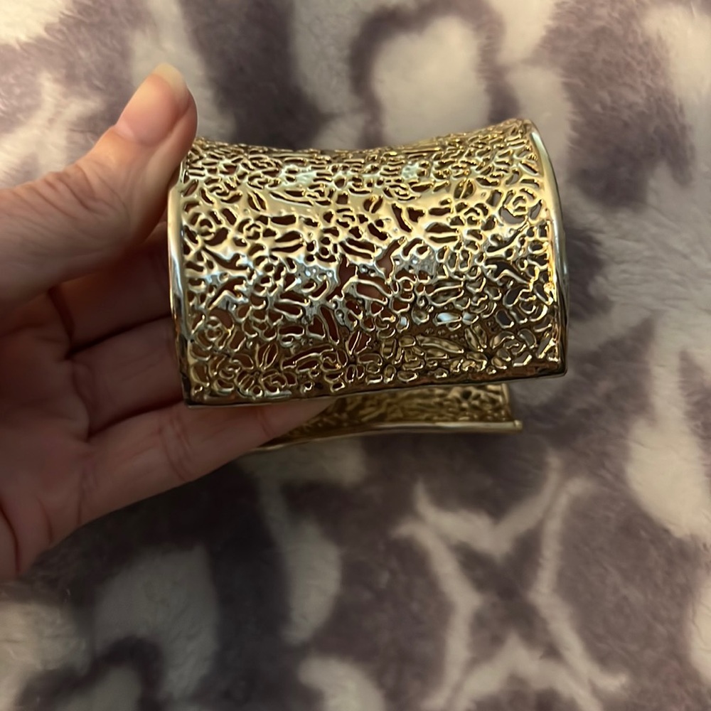 Kendra Scott gold cuff